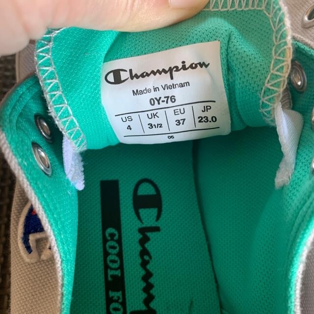 Champion(チャンピオン)の美品‼️チャンピオン  スニーカー　23センチ レディースの靴/シューズ(スニーカー)の商品写真