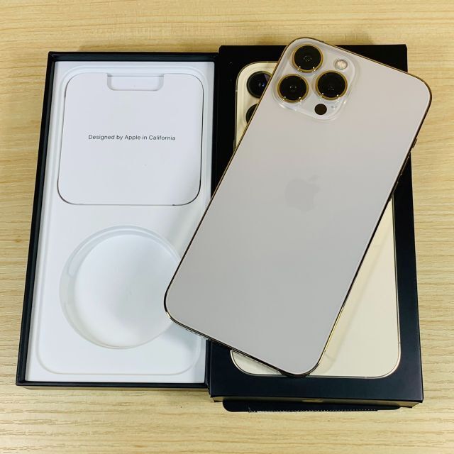 Apple(アップル)の超美品 iPhone13 Pro Max 256GB GoldBL94% P47 スマホ/家電/カメラのスマートフォン/携帯電話(スマートフォン本体)の商品写真