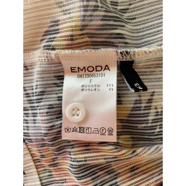 EMODA(エモダ)のEMODA ショート丈 Tシャツ レディースのトップス(Tシャツ(半袖/袖なし))の商品写真