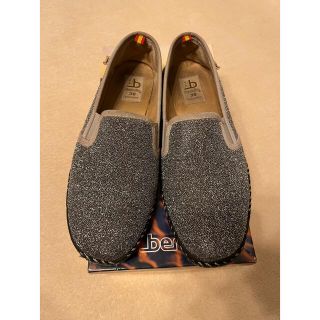 アグ(UGG)のベレヴェレ　スリッポン　シルバーラメ　24センチ(スリッポン/モカシン)