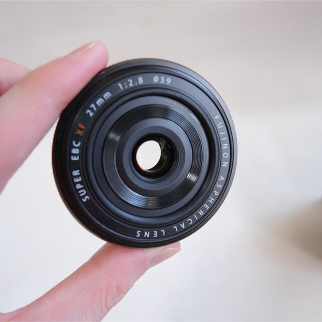 富士フイルム(フジフイルム)の【美品】XF27mmf2.8 FUJIFILM ブラック スマホ/家電/カメラのカメラ(レンズ(単焦点))の商品写真