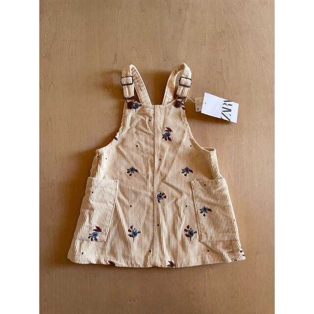 ZARA KIDS(ザラキッズ)の新品ZARA❤︎花柄のコーデュロイジャンパースカート／サイズ98 キッズ/ベビー/マタニティのキッズ服女の子用(90cm~)(ワンピース)の商品写真