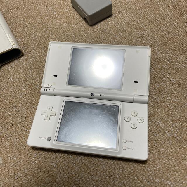 ニンテンドーDS(ニンテンドーDS)のニンテンドーDSi エンタメ/ホビーのゲームソフト/ゲーム機本体(携帯用ゲーム機本体)の商品写真