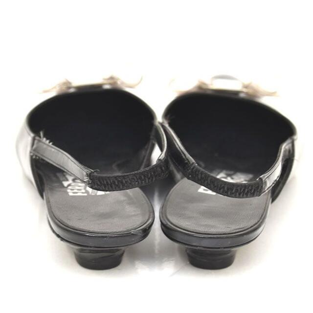 Salvatore Ferragamo(サルヴァトーレフェラガモ)のフェラガモ クリアヴァラリボン エナメル パンプス 6.5B(約23.5-24 レディースの靴/シューズ(ハイヒール/パンプス)の商品写真