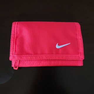 ナイキ(NIKE)のナイキ NIKE ベーシックウォレット 三つ折り財布 レッド(財布)