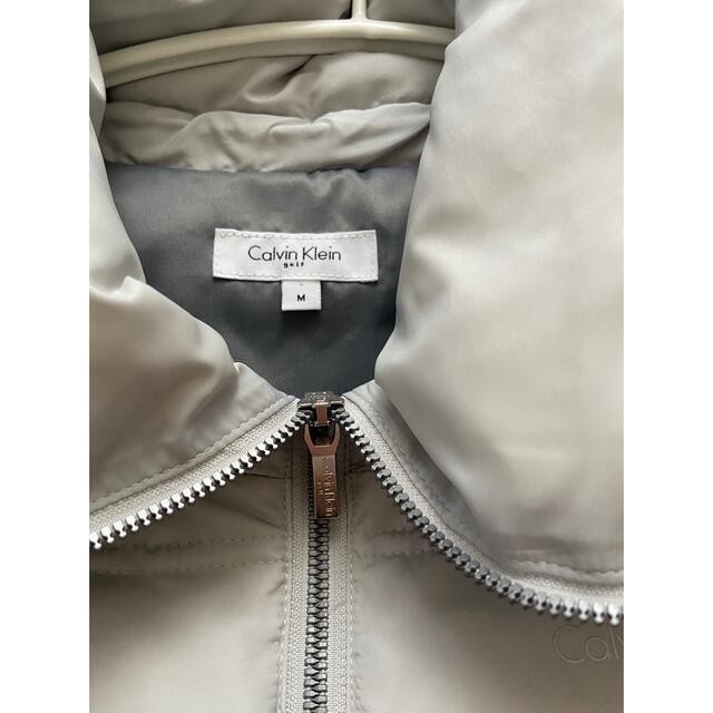 Calvin Klein(カルバンクライン)のカルバンクライン・ゴルフウェア・ダウンベスト・ライトグレー(サイズM) レディースのジャケット/アウター(ダウンベスト)の商品写真