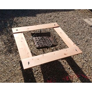 ユニフレーム(UNIFLAME)のBBQ 囲炉裏テーブル 90×90cm 【組立簡単、軽量収納コンパクト】(テーブル/チェア)