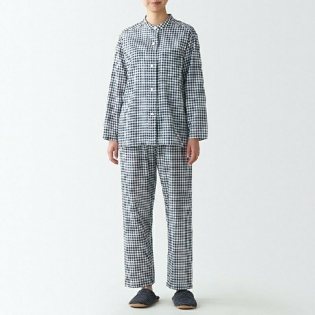 MUJI (無印良品)(ムジルシリョウヒン)の無印良品 脇に縫い目のない二重ガーゼスタンドカラーパジャマ／Ｍ／ネイビーチェック レディースのルームウェア/パジャマ(パジャマ)の商品写真