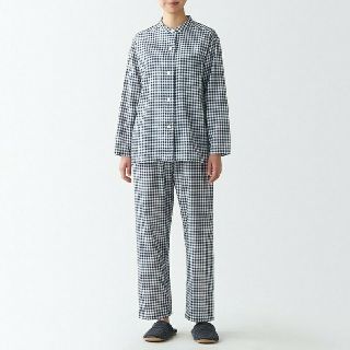 ムジルシリョウヒン(MUJI (無印良品))の無印良品 脇に縫い目のない二重ガーゼスタンドカラーパジャマ／Ｍ／ネイビーチェック(パジャマ)