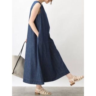 グローブ(grove)の｢grove✧︎ VネックAラインワンピース｣ デニム マキシワンピース M(ロングワンピース/マキシワンピース)