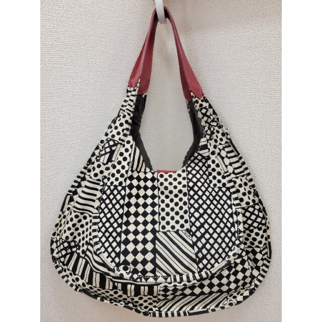 SAZABY(サザビー)のSAZABY サザビー ショルダーバッグ　日本製 レディースのバッグ(ショルダーバッグ)の商品写真