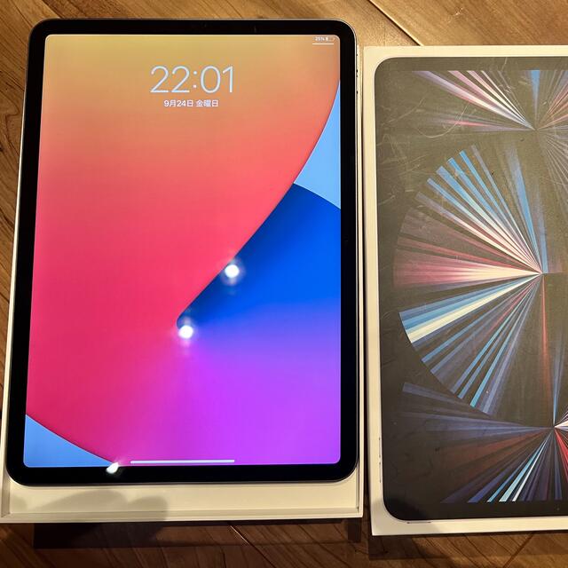 iPad(アイパッド)のほぼ未使用美品　iPad Pro 11インチ　128GB　MHQR3J/A スマホ/家電/カメラのPC/タブレット(タブレット)の商品写真