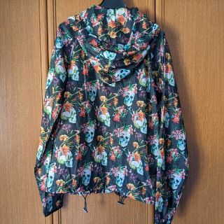 ザラ(ZARA)のZARA スカル　ドクロ　花柄　ナイロンジャケット　パーカー　S M ザラ(ナイロンジャケット)