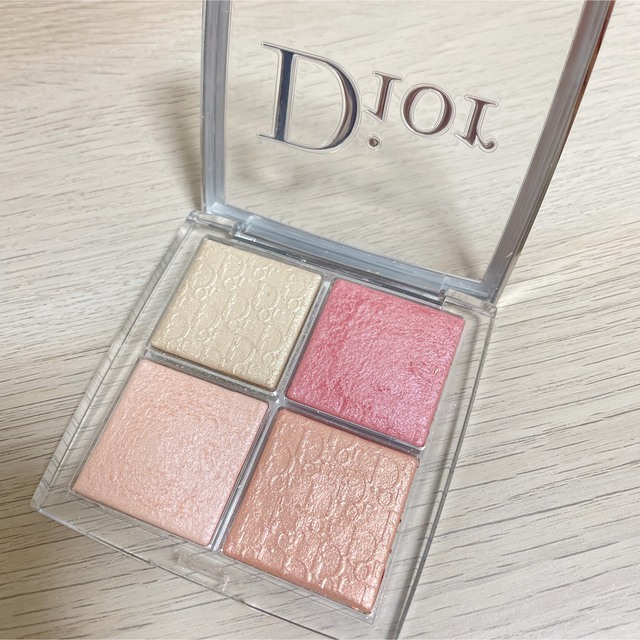 Dior(ディオール)のディオール バックステージフェイスグロウパレット 004 コスメ/美容のベースメイク/化粧品(フェイスカラー)の商品写真