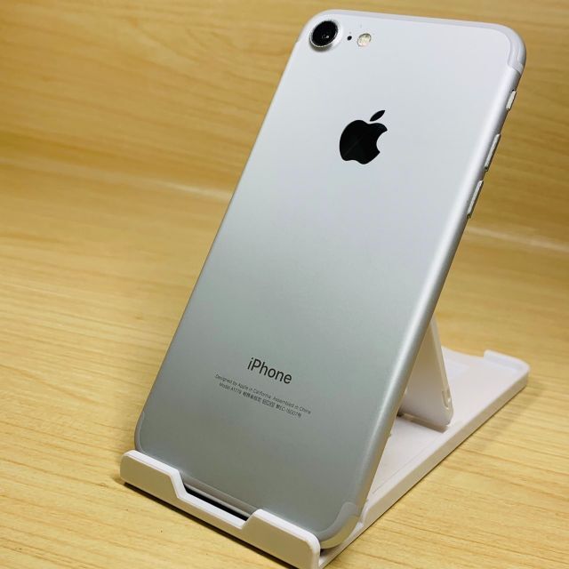 Simﾌﾘｰ iPhone7 32GB BL100% P80