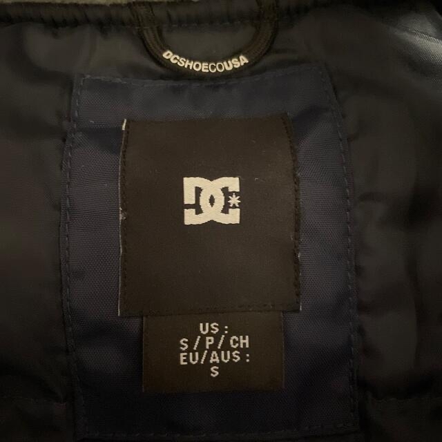 DC(ディーシー)の未使用　DC   ディーシーシューズ　スウェットフード付き  スタジャン　S メンズのジャケット/アウター(スタジャン)の商品写真