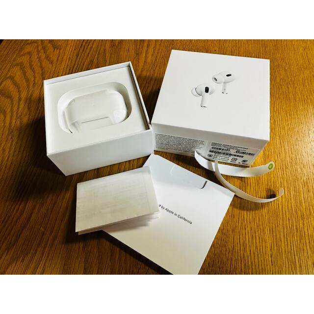 Apple(アップル)の【超美品・専用ケース付き】 Apple AirPods Pro 2 スマホ/家電/カメラのオーディオ機器(ヘッドフォン/イヤフォン)の商品写真