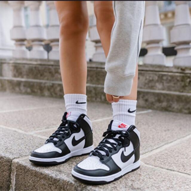 ★着画あり★NIKE WMNS DUNK HIGH BLACK/WHITE 24