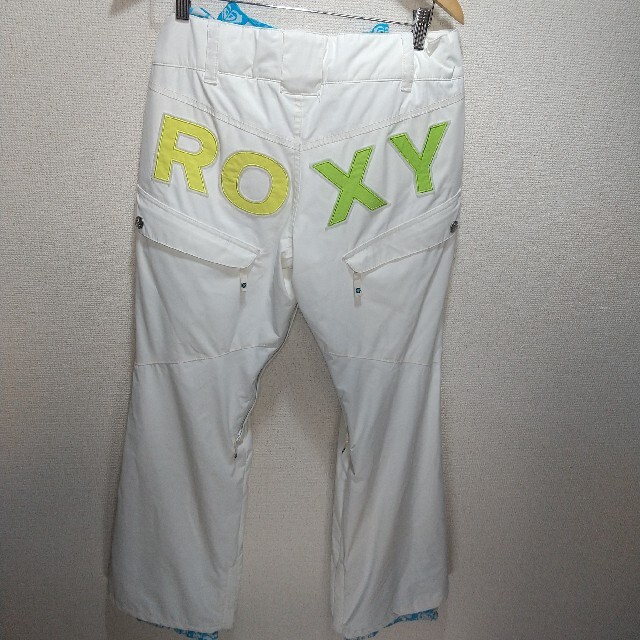 Roxy(ロキシー)の【sui様】ROXYロキシー スノーウエア 上下セット クリーニング済み スポーツ/アウトドアのスノーボード(ウエア/装備)の商品写真