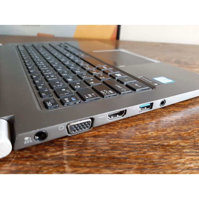東芝 R63J 8世代 FHD 8G i5 M.2 SSD 256G