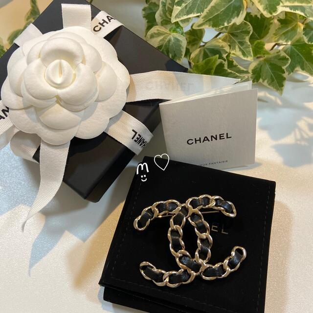 SALE 正規品新品未使用品CHANEL ✩ブローチ✩CCロゴ