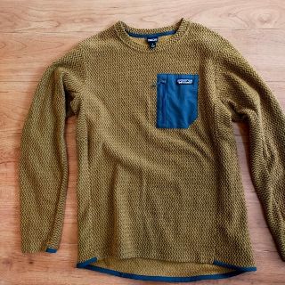 パタゴニア(patagonia)のパタゴニア　R1 Air Crew フリース　ブラウン(登山用品)