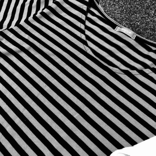 salire(サリア)のSalire サリア　長袖ロングTシャツ トップス　2枚セット レディースのトップス(カットソー(長袖/七分))の商品写真