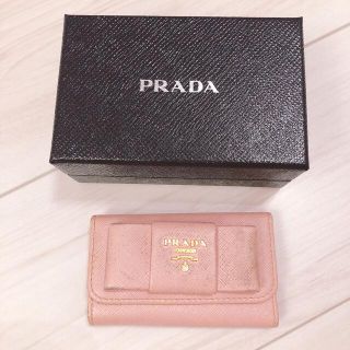 プラダ(PRADA)のPRADA プラダ  キーケース　 サフィアーノ リボン キーケース ピンク(キーケース)