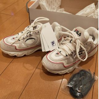 フィラ(FILA)の●まち様専用●FILA●FOLDER●フォルダー●白スニーカー●ホワイト●秋●春(スニーカー)