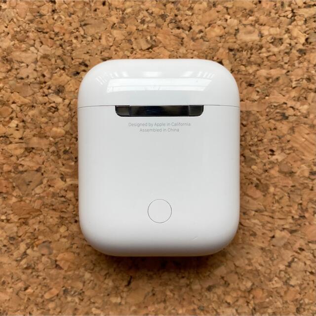 Apple(アップル)のエアーポッツ　AirPods エアーポッズ　充電ケース　充電機　充電　純正　正規 スマホ/家電/カメラのオーディオ機器(ヘッドフォン/イヤフォン)の商品写真