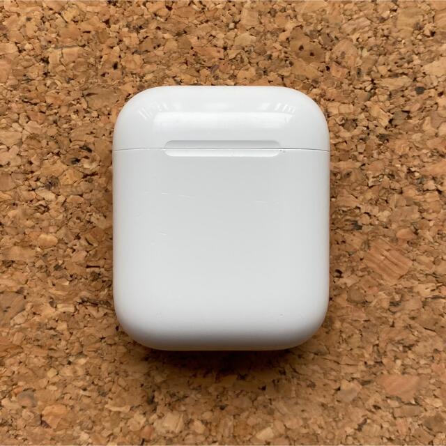Apple(アップル)のエアーポッツ　AirPods エアーポッズ　充電ケース　充電機　充電　純正　正規 スマホ/家電/カメラのオーディオ機器(ヘッドフォン/イヤフォン)の商品写真