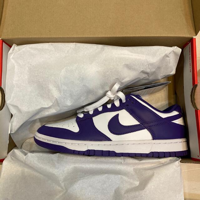 NIKE(ナイキ)のNike Dunk Low "Championship Court Purple メンズの靴/シューズ(スニーカー)の商品写真