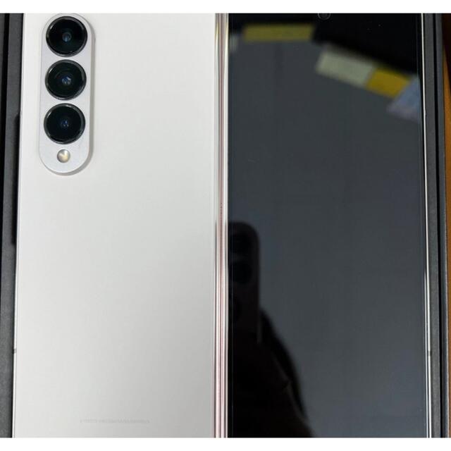 Samsung Galaxy Z Fold 4 256G　美品 スマホ/家電/カメラのスマートフォン/携帯電話(スマートフォン本体)の商品写真
