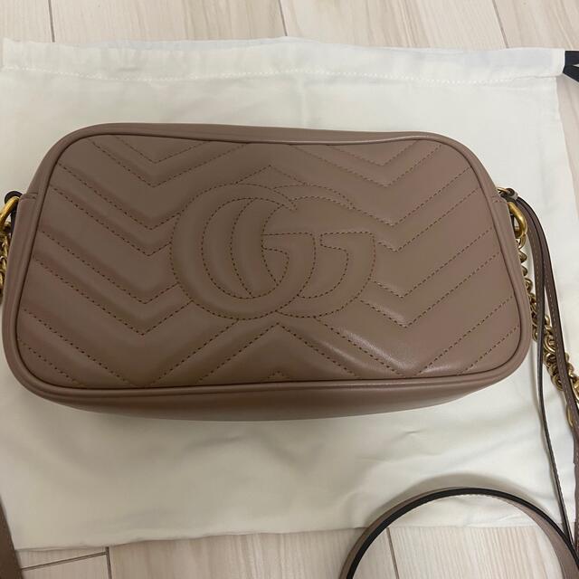 GUCCI GGマーモント キルティング スモール ショルダーバッグ