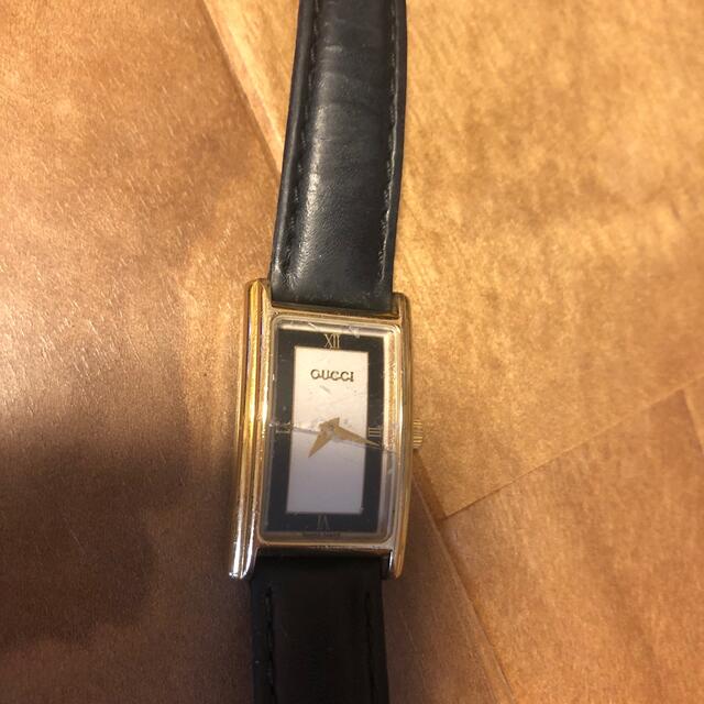 Gucci(グッチ)の稼働品 GUCCI 2600L ブラック 腕時計  レディースのファッション小物(腕時計)の商品写真
