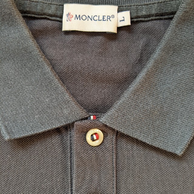 MONCLER(モンクレール)のMONCLER　半袖ポロシャツ　Lサイズ 黒色　ブラック　モンクレールジャパン メンズのトップス(ポロシャツ)の商品写真