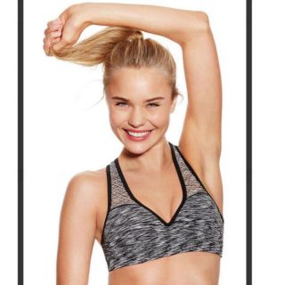 ヴィクトリアズシークレット(Victoria's Secret)のプッシュアップスポーツブラ(トレーニング用品)