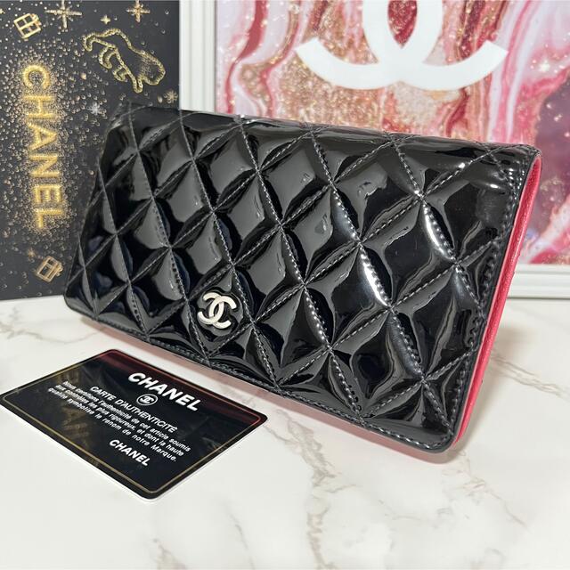 シャネル CHANEL マトラッセ エナメル パテントレザー 二つ折り 折り