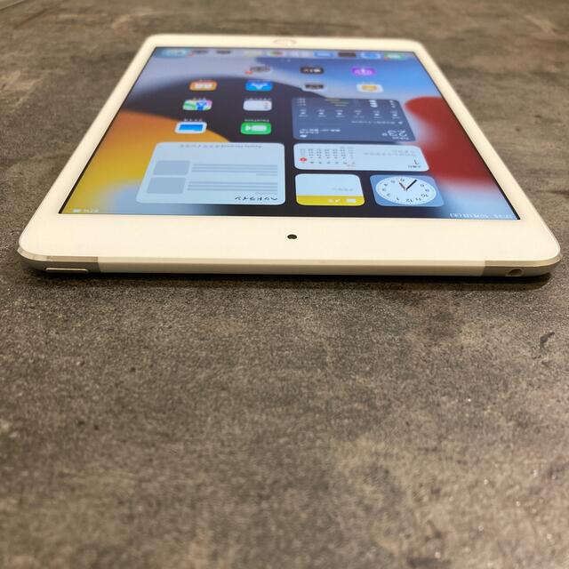 38465T  iPad mini4 16GB silver SIMフリー品