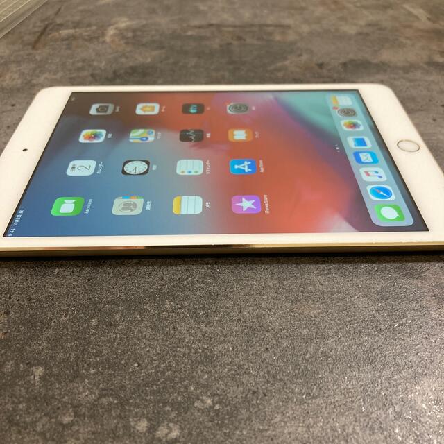 iPad(アイパッド)の48874T  iPad mini3 64GB GOLD au 中古品 スマホ/家電/カメラのPC/タブレット(タブレット)の商品写真