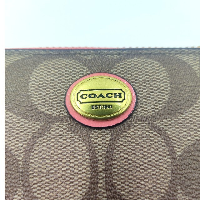 COACH(コーチ)の美品　ピンクのアクセントがかわいいCOACHの長財布 レディースのファッション小物(財布)の商品写真