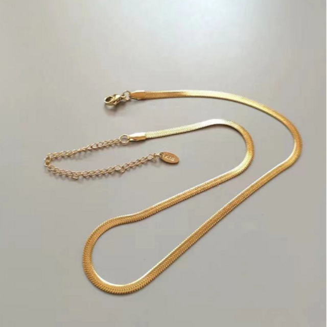 究極美品】18 K金蛇骨ネックレスシンプル鎖骨チェーン 直販販促品 ネックレス