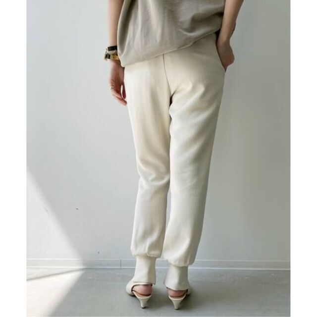 L'Appartement DEUXIEME CLASSE(アパルトモンドゥーズィエムクラス)のL'Appartement Col Pierrot Rib Pants 36 レディースのパンツ(カジュアルパンツ)の商品写真