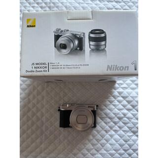 ニコン(Nikon)のNikon  Nikon 1 J5 Wズームレンズキット SILVER(ミラーレス一眼)