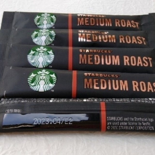 Starbucks Coffee(スターバックスコーヒー)のスターバックス　コーヒー　ソリュブル　ミディアム　ダークロースト　ブラック 食品/飲料/酒の飲料(コーヒー)の商品写真