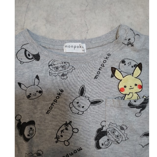 ポケモン(ポケモン)のモンポケ　ポケモン　総柄長袖Tシャツ　男の子　女の子も　グレー　サイズ95cm キッズ/ベビー/マタニティのキッズ服男の子用(90cm~)(Tシャツ/カットソー)の商品写真