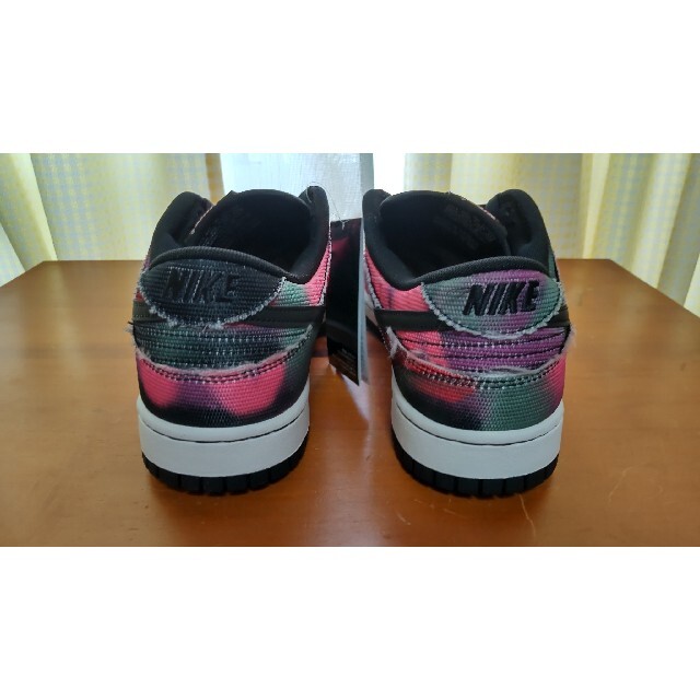 Nike Dunk Low グラフィティ ピンク/ブラック メンズの靴/シューズ(スニーカー)の商品写真