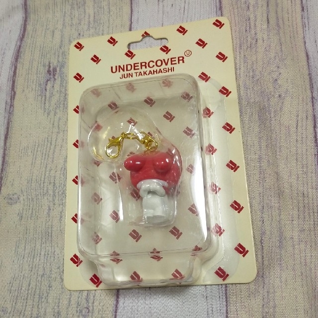 UNDERCOVER(アンダーカバー)の【UNDERCOVER×マイメロディ】パッケージ キーホルダー メディコムトイ エンタメ/ホビーのフィギュア(その他)の商品写真