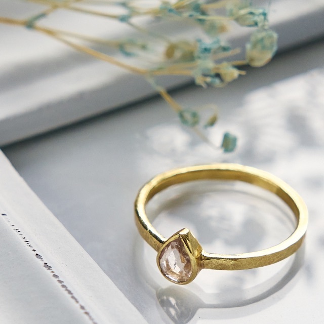 【13号】ピンク プチ トルマリン ペア シェイプ ベゼル リング 指輪 レディースのアクセサリー(リング(指輪))の商品写真