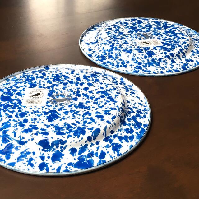 クロウキャニオンホームUSAサラダプレート☆スプラッターブルー2枚セット琺瑯皿 インテリア/住まい/日用品のキッチン/食器(食器)の商品写真